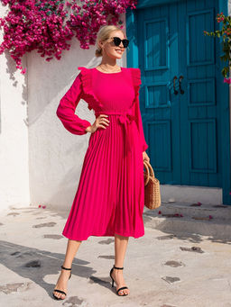 Outzidr - Pink Solid Pleated Dress