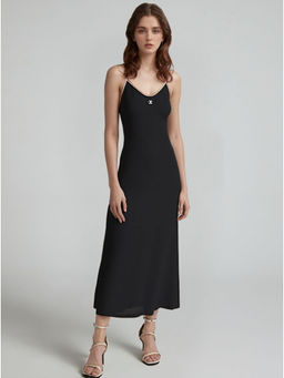 Outzidr - Black Maxi Spaghetti Strapped Dress