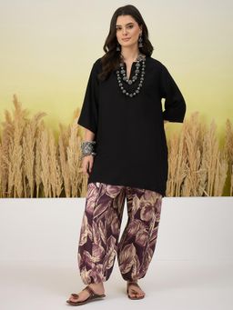 InWeave - Women Black Casual Regular Fit Kurta and Salwar