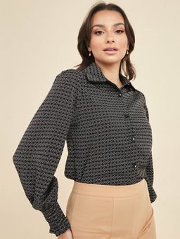 Styli - Black Shirred Cuff Long Sleeves Geo Print Shirt
