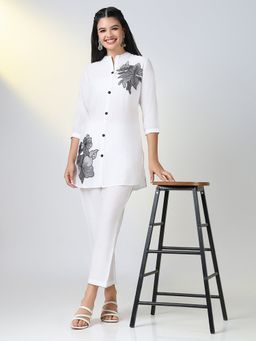 SHOWOFF - Women White Embroidered Co-Ord (Set of 2)