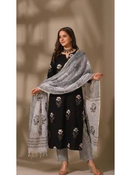 Gahan - Women Black Straight Kurta and Pant with Dupatta - Black