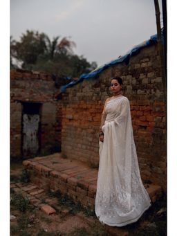 SUTRA CLOTHING - Handloom white Pure Cotton Jamdani Saree with Unstitched Blouse