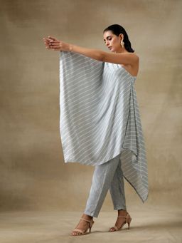 trueBrowns - Grey Bandhani Printed Silk One-shoulder Kurta Pant (Set of 2)