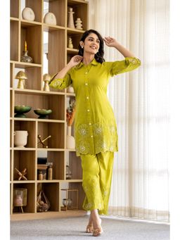 Autumnlane - Green Collar Neck Three Fourth Sleeves Kurta and Pant (Set of 2)