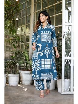 Autumnlane - Blue Collar Neck Three Fourth Sleeves Kurta and Pant (Set of 2)