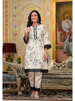 Autumnlane - White Round Neck Three Fourth Sleeves Kurta and Pant and Dupatta (Set of 3)