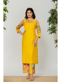 Autumnlane - Yellow Round Neck Three Fourth Sleeves Kurta and Pant (Set of 2)