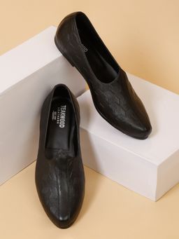 Teakwood - Men Black Textured Leather Mojaris