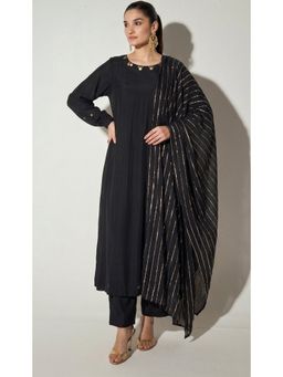 Basanti Kapde aur Koffee - Black Silk Anarkali With Dupatta And Pant