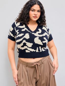 Cider - Knit Collar Abstract Short Sleeve Top Curve & Plus
