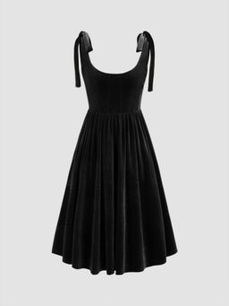 Cider - Velvet Scoop Neckline Solid Knotted Midi Dress