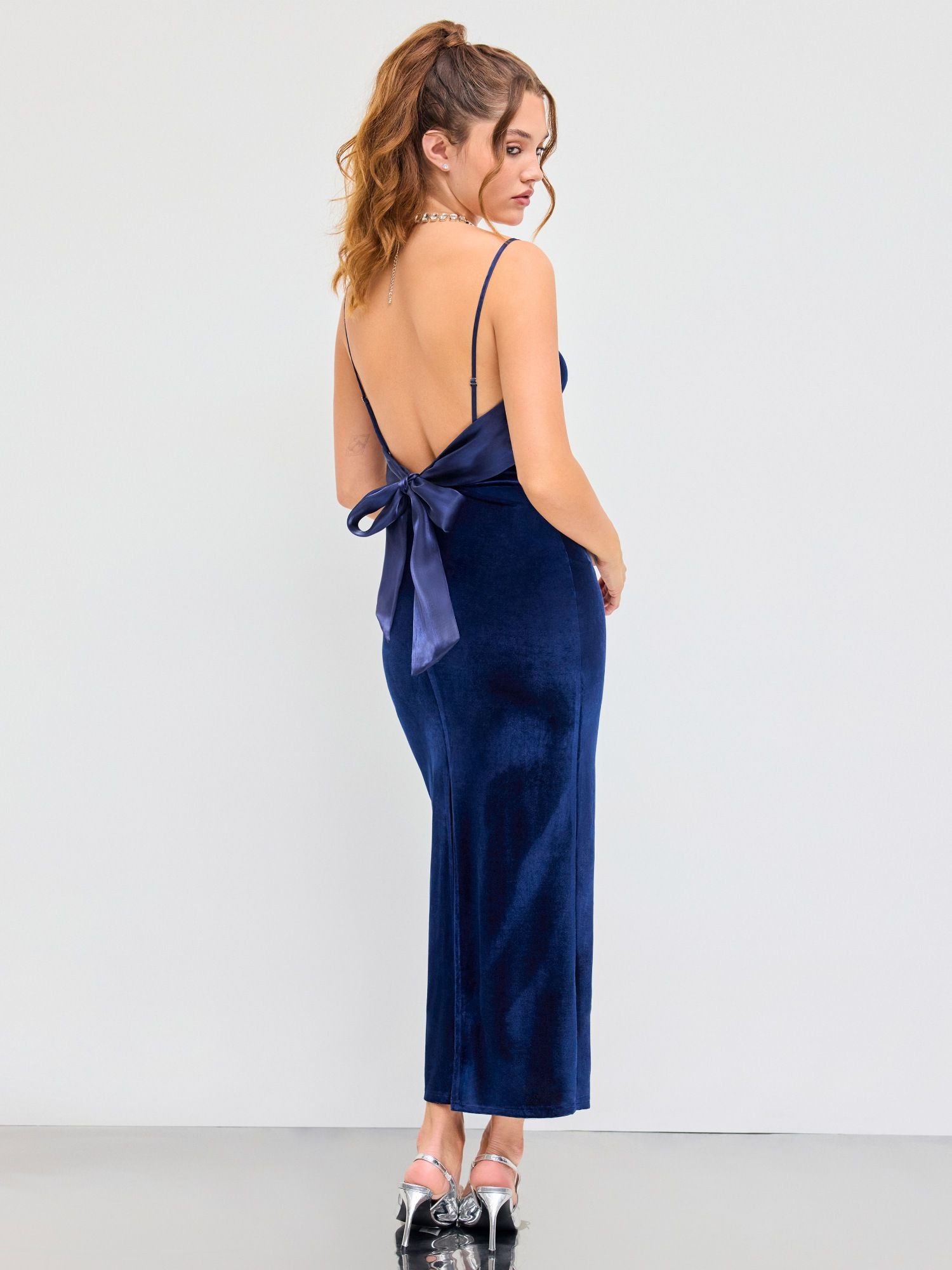 Velvet V-neck Solid Bowknot Backless Maxi Dress