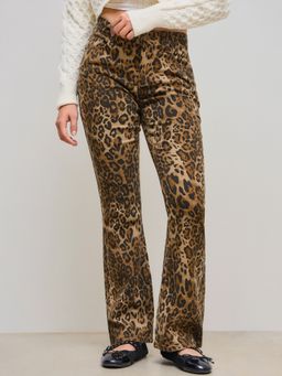 Cider - High Stretch Denim Low Rise Leopard Flared Jeans
