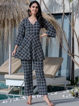 HOUSE OF JAMOTI - Women Black Embroidered Co-Ord (Set of 2)