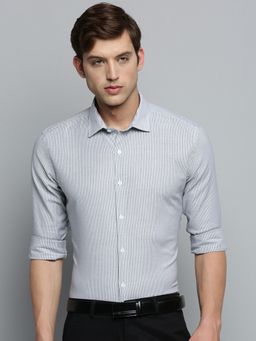 SHOWOFFFF - Men's Spread Collar Striped White Classic Shirt