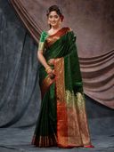 Green color option, Sold out, Currently selected