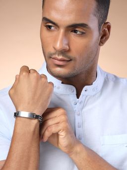 Karatcart - Bohey by Black and Silver Link Bracelet for Men