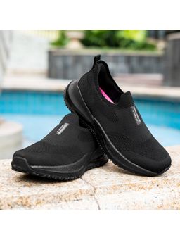 Red Tape - Women Textured Black Walking Shoes