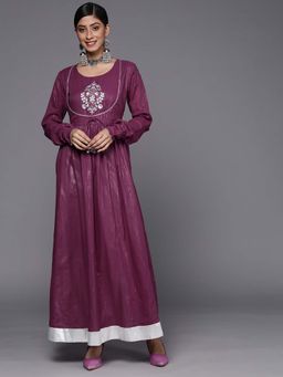 Varanga - Gehan Women Long Kurta with Delicate Embroidery