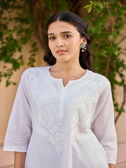 House of Chikankari - Women's White Cotton Chikankari Embroidered Tunic