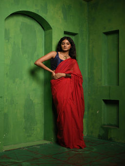 Huts and Looms - Red Solid Mul Cotton Saree Without Blouse