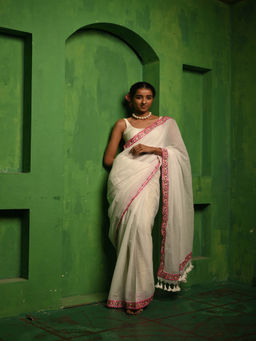 Huts and Looms - White Cotton Lace Border Saree Without Blouse