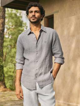 Andamen - Men European Linen Textured Slim Fit Shirt