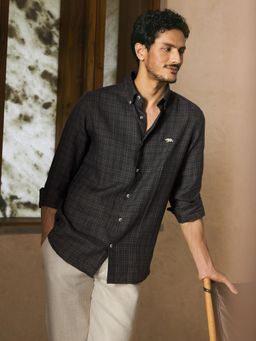 Andamen - Men European Linen Checked Slim Fit Shirt