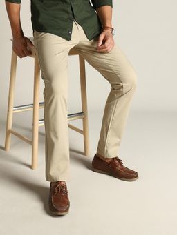 Dockers - Men Beige Mid Rise Slim Fit Trousers