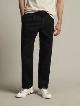 Dockers - Men Black Mid Rise Classic Pleated Fit Trousers