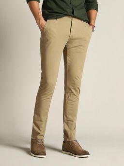 Dockers - Men Beige Mid Rise Skinny Fit Trousers