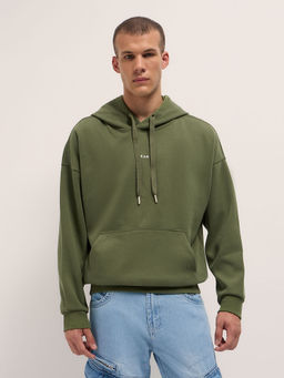 The Bear House - Men Relaxed Fit Green Solid Casual Hoodie