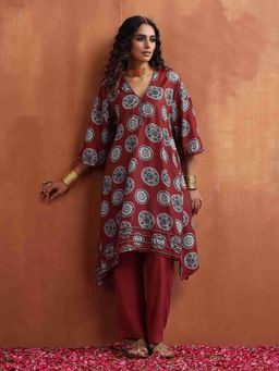 trueBrowns - Maroon Print A-Line Kurta with Pant (Set of 2)