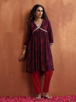 trueBrowns - Purple Floral Print Anarkali Kurta with Pant Co-Ord (Set of 2)