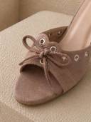 Beige color option, Currently selected