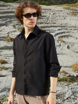 Campus Sutra - Mens Midnight Black Quad-Tactile Oversized Shirt