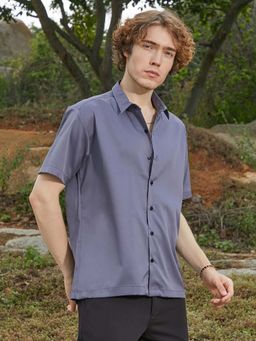 Campus Sutra - Mens Moon Grey Satin Oversized Shirt