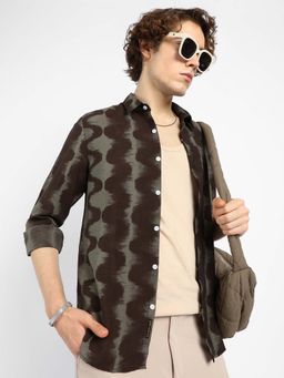 Campus Sutra - Mens Ash Black Wave Printed Shirt