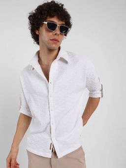 Campus Sutra - Mens Daisy White Wave-Tactile Relaxed Shirt
