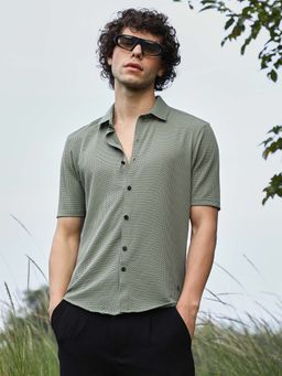 Campus Sutra - Mens Olive Green Warp-Tactile Shirt