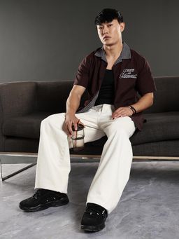 Eszett - Men Brown Checks Half Sleeves Casual Shirt