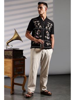 Eszett - Men Black Cotton Printed Casual Shirt