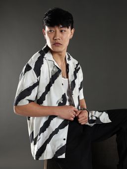 Eszett - Men White Cotton Stripes Casual Shirt