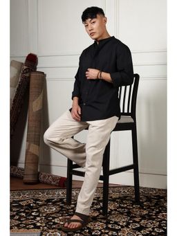 Eszett - Men Navy Blue Cotton Solid Casual Shirt