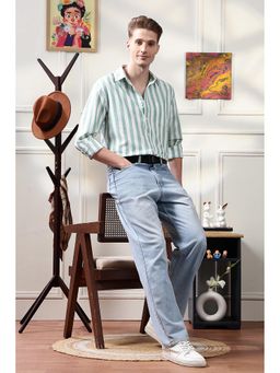 Eszett - Men Green Cotton Stripes Casual Shirt