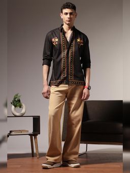 Eszett - Men Black Cotton Floral Casual Shirt