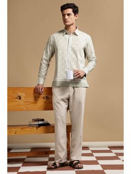 Eszett - Men Green Cotton Geometric Casual Shirt