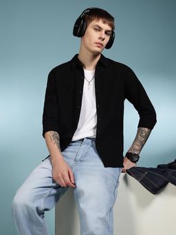 Eszett - Men Black Cotton Solid Casual Shirt