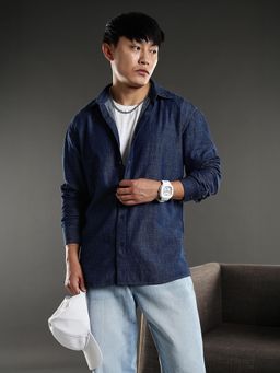 Eszett - Men Blue Denim Solid Casual Shirt